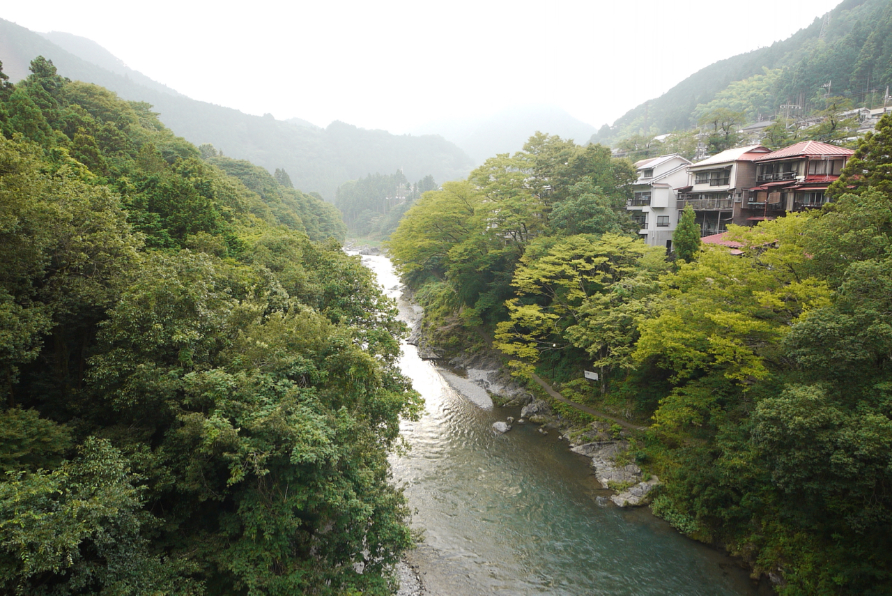 御嶽山駅前の橋から