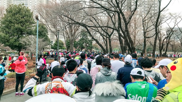 東京マラソンのスタート待ち