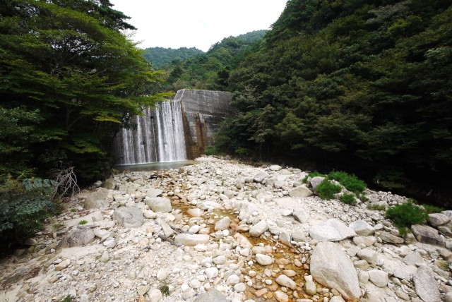 御在所岳・銭浪ヶ淵上流のダム