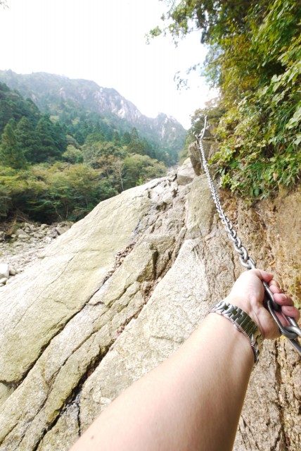 御在所岳・裏登山道、最初の鎖場