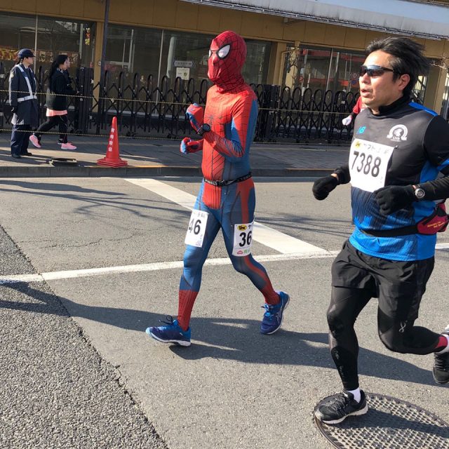 青梅マラソンのスパイダーマン