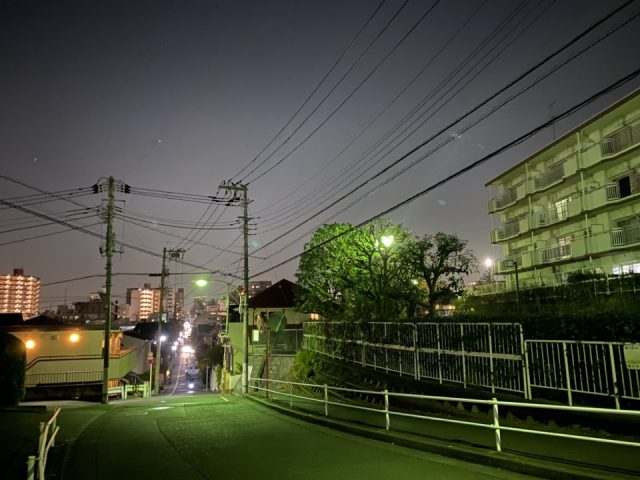 内藤二丁目児童公園の坂道