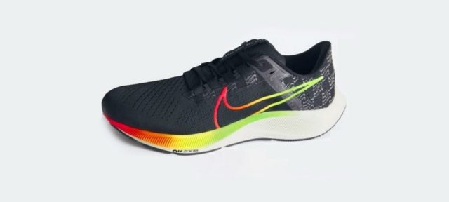 NIKE エアズームペガサス38 GPS RUNモデル