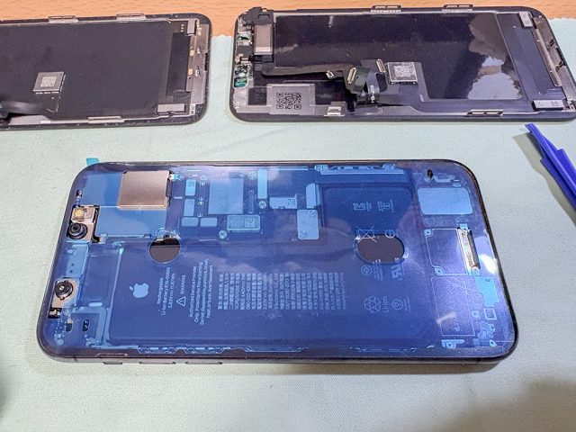 iPhoneの接着シール