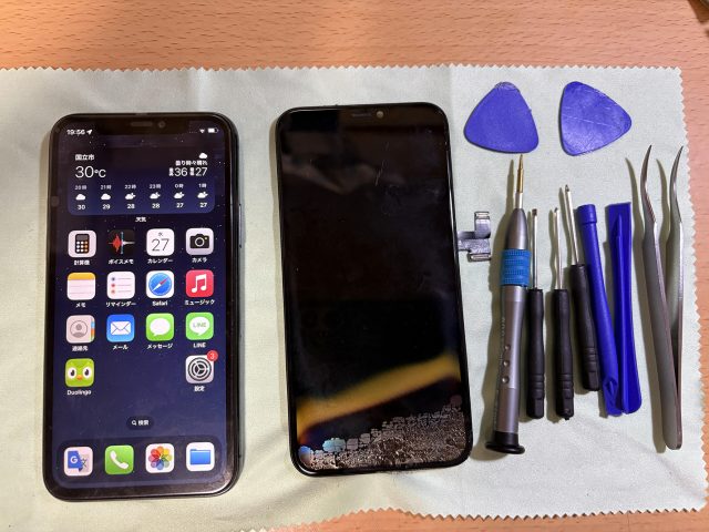 修理が終了し、故障スクリーンを右に並べた